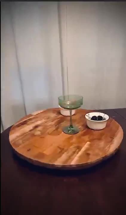 A Sichuan peppercorn mango sour being poured